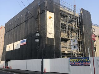 マンション新築工事足場